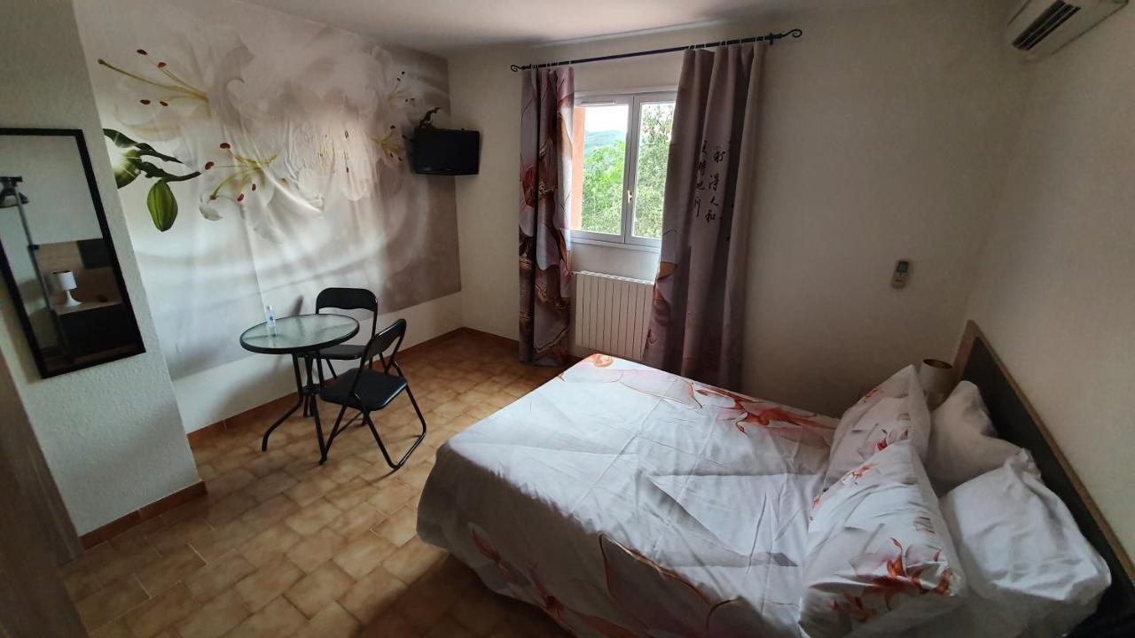 Horus Hotel Fréjus エクステリア 写真