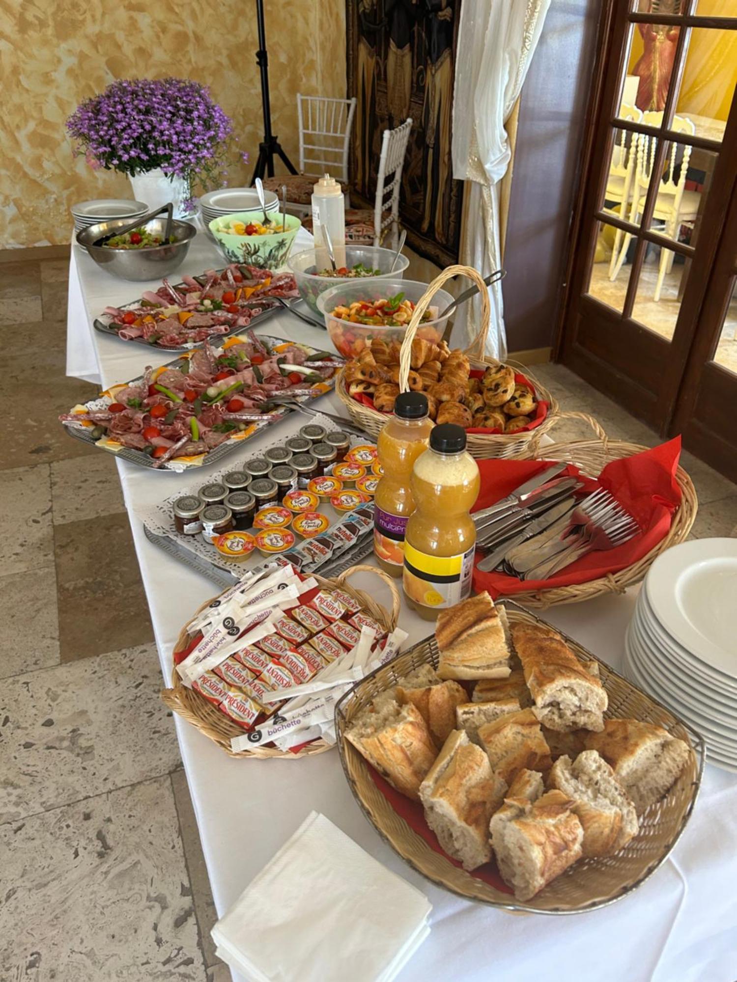 Horus Hotel Fréjus エクステリア 写真